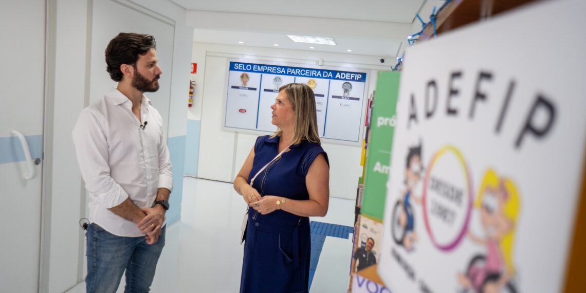 ADEFIP promove palestra com Marcelo Aro sobre vivências de famílias atípicas