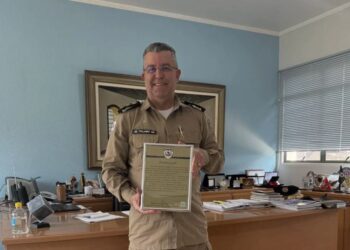 Comandante da 18ª RPM recebe homenagem pelos 30 anos de serviço