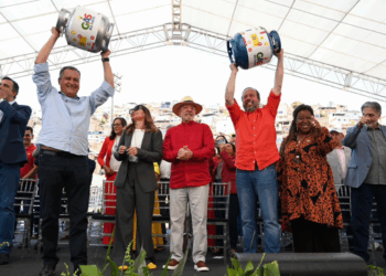 Lula e Alexandre Silveira lançam, em BH, o programa Gás do Povo