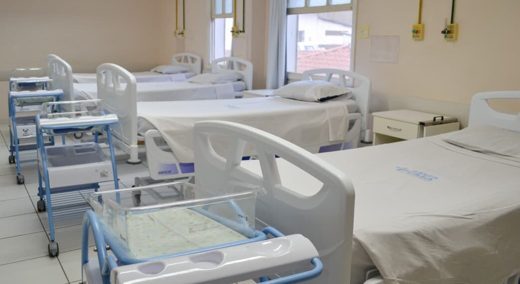 Santa Casa de Poços renova leitos da Maternidade com camas elétricas de última geração