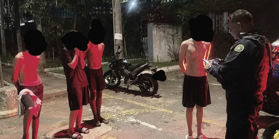Adolescentes invadem área da piscina do Country Club em Poços e são flagrados pela GCM