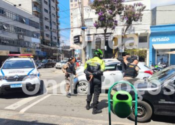 Operação do Demutran e PM apreende veículo clonado em Poços; um homem foi preso