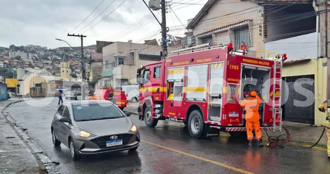 Incêndio mobiliza Corpo de Bombeiros em comércio de Poços de Caldas