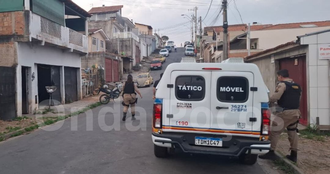 Delivery do crime: PM divulga balanço de operação contra tráfico de drogas em Poços; VÍDEO