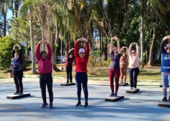 Parque Municipal de Poços oferece aulas gratuitas de ginástica, dança e alongamento