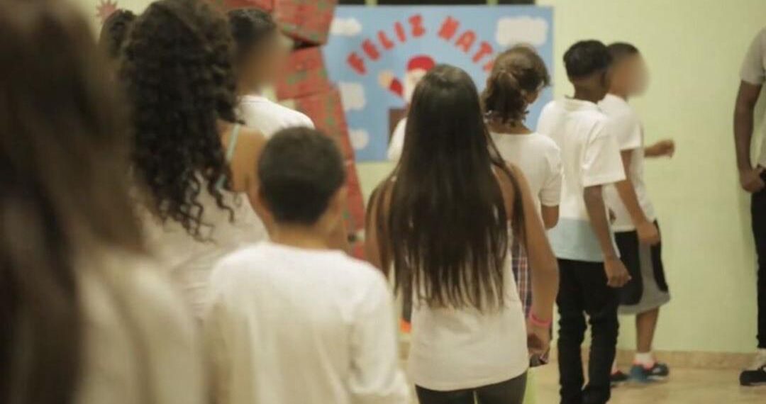 Falta de repasses da Prefeitura resulta em salários atrasados em instituições de Poços; entenda