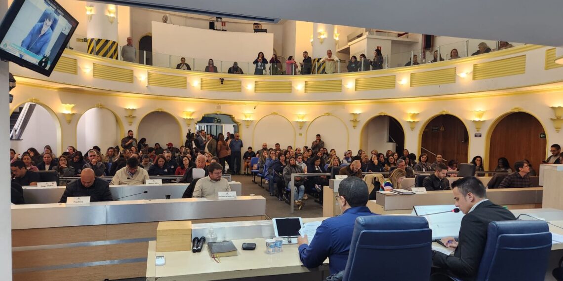 Câmara de Poços nomeia membros para CPI do Centro Administrativo