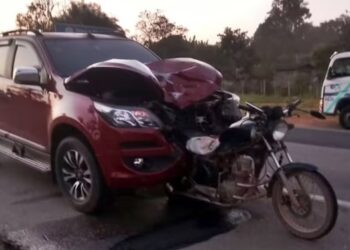 Ocupante de moto cai na pista e morre após ser atropelado em rodovia na região