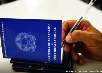 Desemprego alcança a menor taxa desde 2012, mostra IBGE