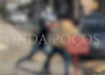 VÍDEO: Briga de trânsito termina em agressões no centro de Poços de Caldas