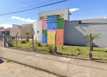 Mulher em surto invade creche na zona sul de Poços e agride servidores