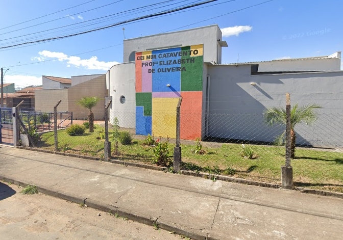 Mulher em surto invade creche na zona sul de Poços e agride servidores