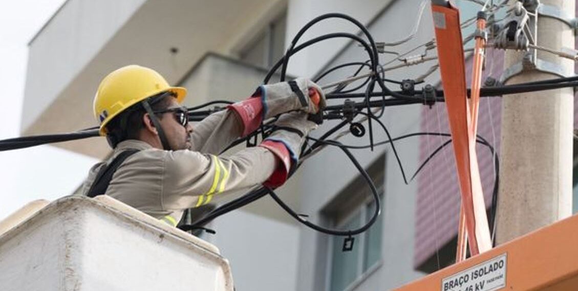 Inscrições do concurso da Cemig para 150 eletricistas começaram nesta segunda