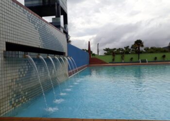Por falta de salva-vidas, piscinas públicas de Poços são temporariamente fechadas