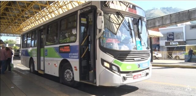 Vereador cobra explicações sobre superlotação dos ônibus que levam até bairros da zona sul de Poços