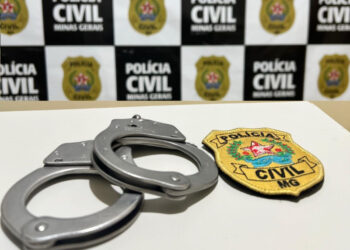 Motorista de transporte escolar é preso por crimes sexuais contra adolescente