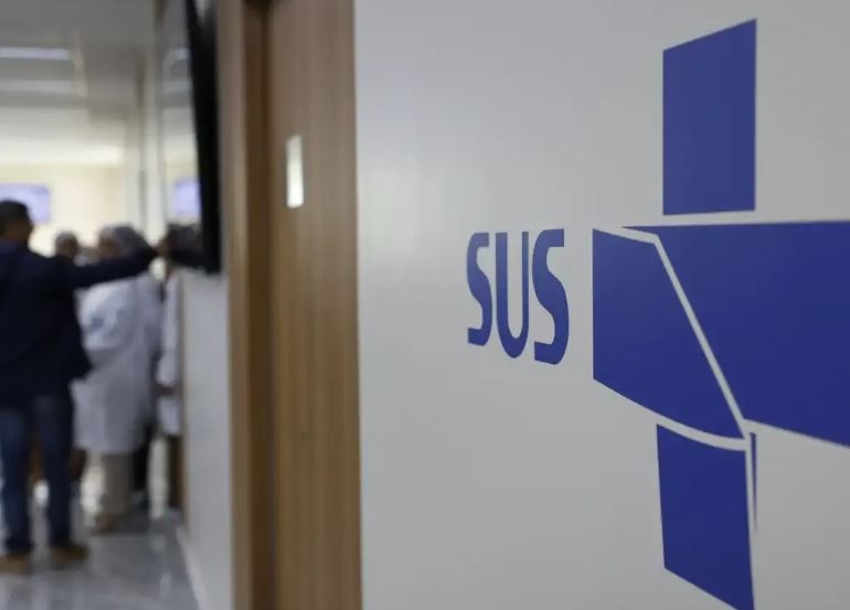 Médicos do SUS alegam atraso salarial em Poços; Santa Casa aguarda repasse da Prefeitura