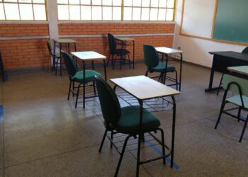 Sancionada lei que garante reintegração escolar para estudantes afastados por motivos de saúde, esportivos ou educacionais em Poços