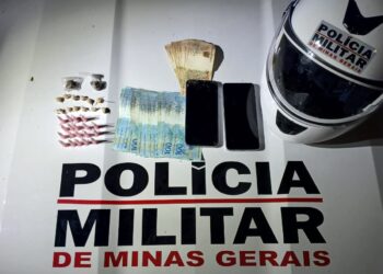 Adolescente é apreendido com drogas e dinheiro no bairro Santa Rita em Poços