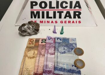 Casal é preso por tráfico de drogas na Praça dos Macacos, em Poços