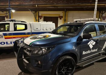 Operação conjunta apreendeu 9 garrafas de bebida alcóolica em dois estabelecimentos de Poços