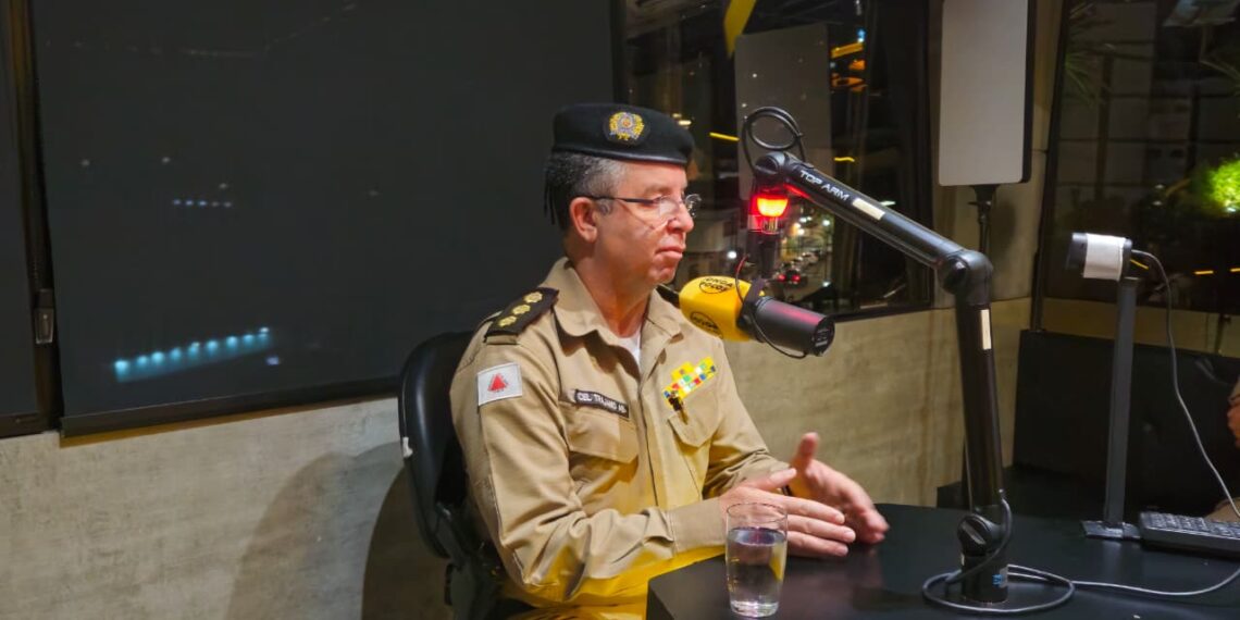 Coronel Trajano fala sobre reincidência criminal, ligações no 190, novo presídio e outros assuntos no Poços em Foco