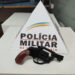 Mulher é presa com revólver escondido em botas após briga em Poços