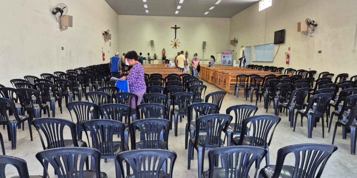 Paróquia Nossa Senhora Aparecida, em Poços, realiza campanha para troca do telhado