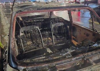 Brasília fica completamente destruída após pegar fogo na zona leste de Poços