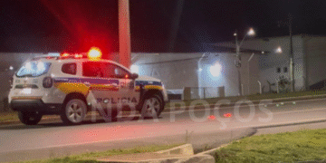 Mulher é atropelada ao atravessar avenida na Zona Sul de Poços de Caldas