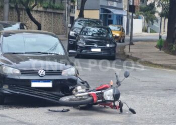 Após novo acidente, comerciantes pedem mais segurança em cruzamento no Centro de Poços