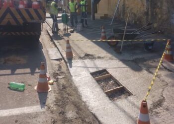 Danos e vandalismo atrasam obras de rampas de acessibilidade em Poços