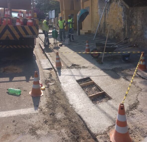 Danos e vandalismo atrasam obras de rampas de acessibilidade em Poços