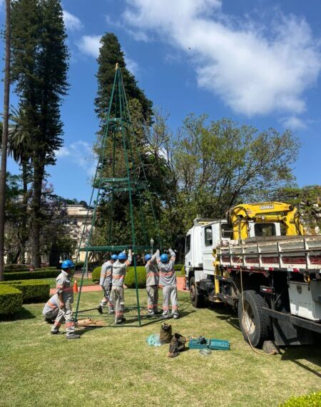 Poços de Caldas investe R$ 420 mil no Natal Poços de Luz 2025