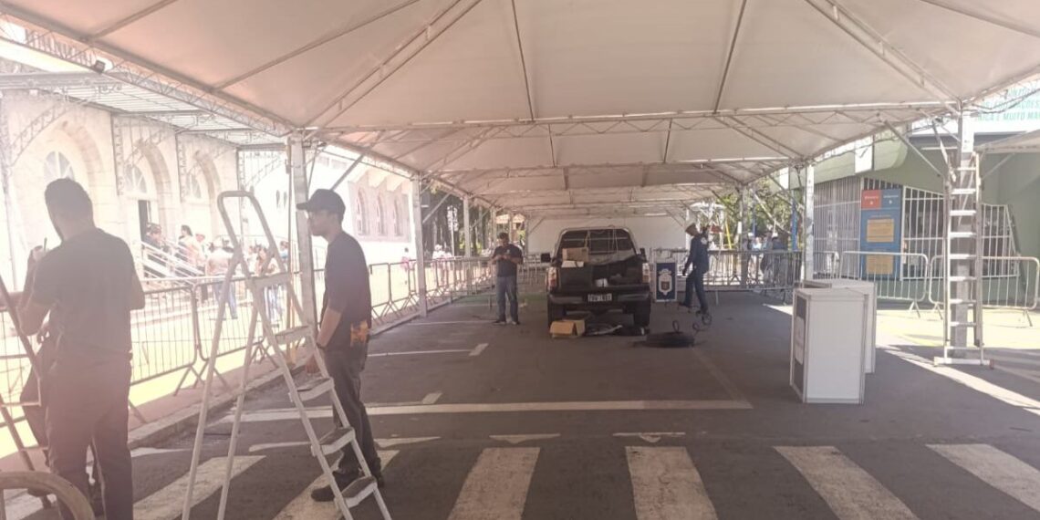 Estrutura da 1ª Festa do Café está quase finalizada em Poços de Caldas