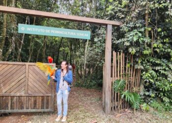 Arara de Poços é destaque no filme nacional “Perrengue Fashion”, estrelado por Ingrid Guimarães