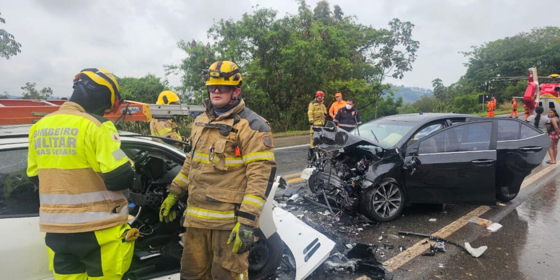 Idosa morre e quatro pessoas ficam feridas em acidente na BR-459