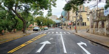 Demutran altera sinalização da Rua Junqueiras após novo asfaltamento em Poços