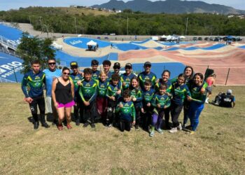 Atletas do BMX Poços Clube se destacam em competições nacionais e internacionais em outubro