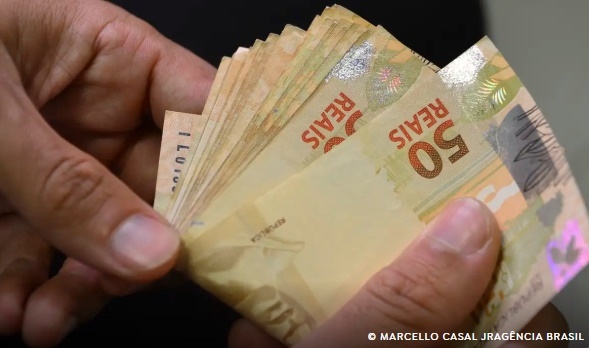 Lote extra de R$ 1,5 bi do abono salarial será pago nesta quarta-feira; veja quem tem direito