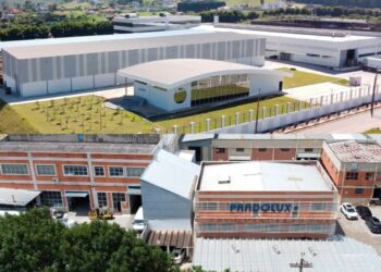 Grupo Pradolux e Luxparts abre vagas na produção com oportunidade para iniciantes