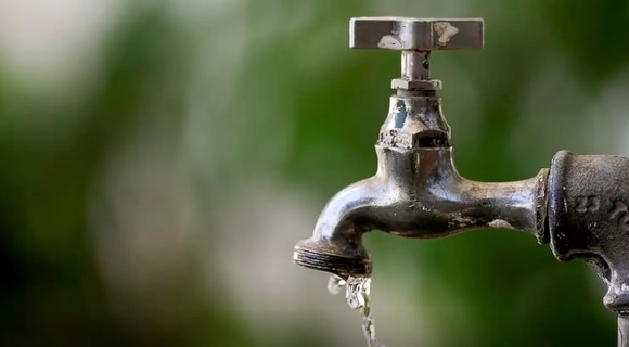 ALERTA: Rompimento de adutora poderá causar falta de água em bairros de Poços, confira quais