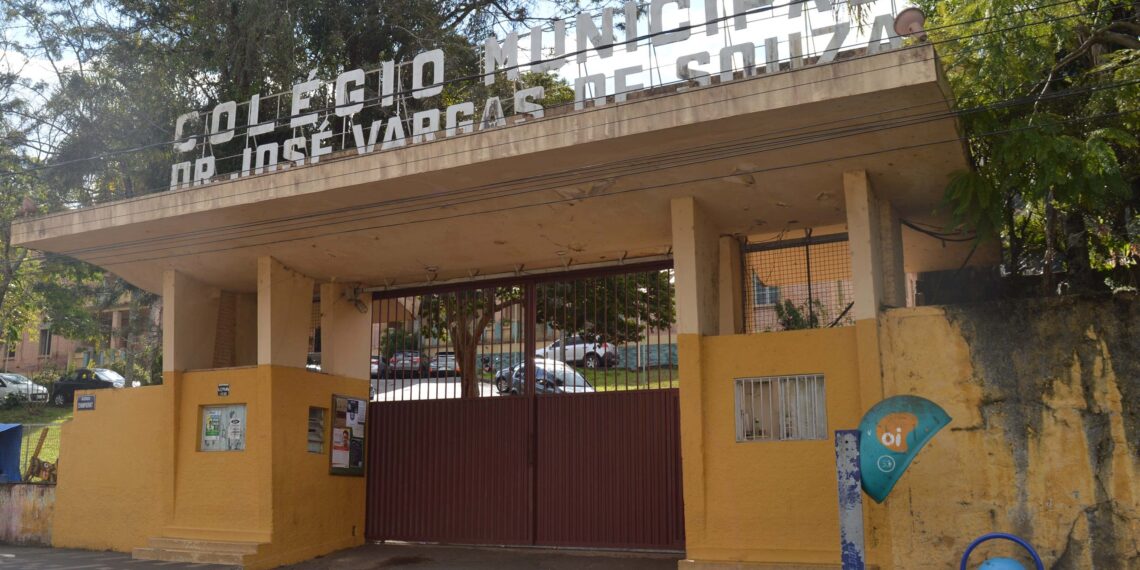 Prefeitura de Poços divulga relação de candidatos inscritos e locais de provas do Concurso Público 002/2025