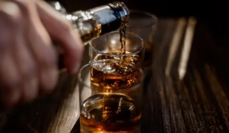 Caso suspeito de intoxicação por metanol em Poços é descartado