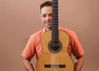 André Batiston faz show de lançamento do seu disco autoral neste domingo, na Urca