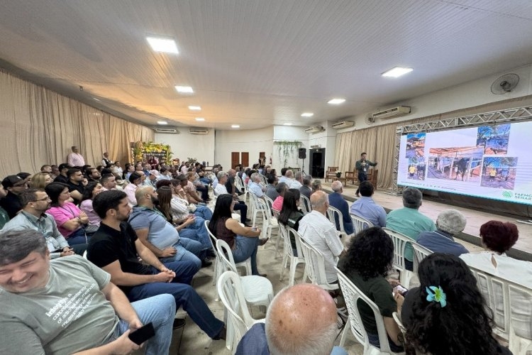 Diversificação: projeto integra pecuária leiteira e cafeicultura 