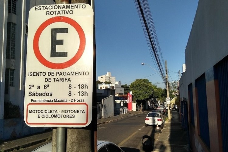 Zona azul de Uberlândia movimenta R$ 400 mil 