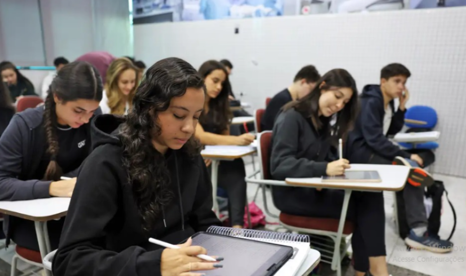 Conheça as regras para a prova de redação do Enem 2025 no domingo