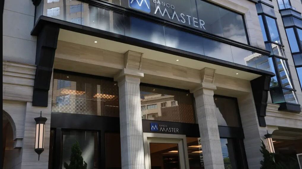 Especialistas alertam para golpes em ressarcimentos do Banco Master