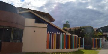 Poços sanciona lei que cria Vale-Creche para crianças sem vaga na rede municipal